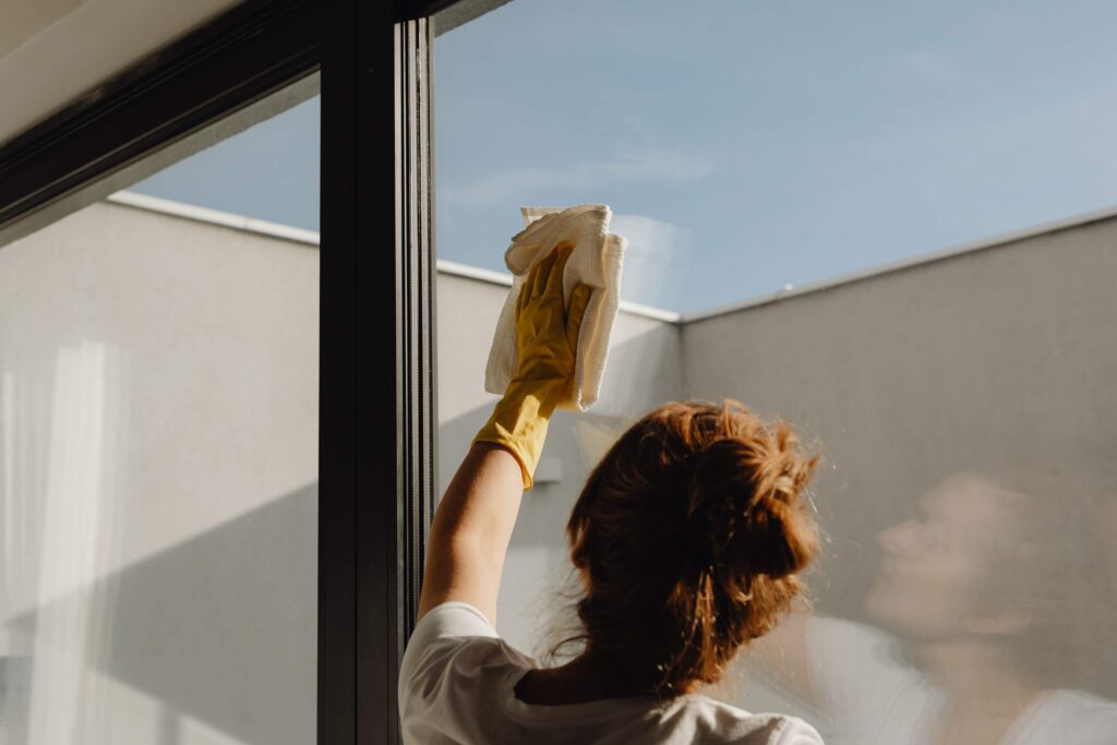 fenster putzen blauer himmer